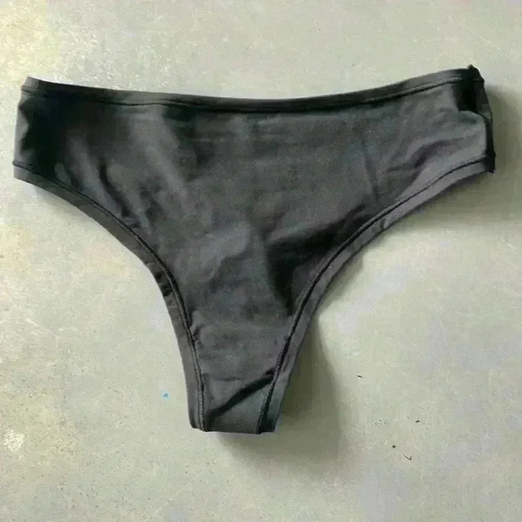 Skims NWOT XXSmall Fits everybody Thong - Onyx - Picture 4 of 8